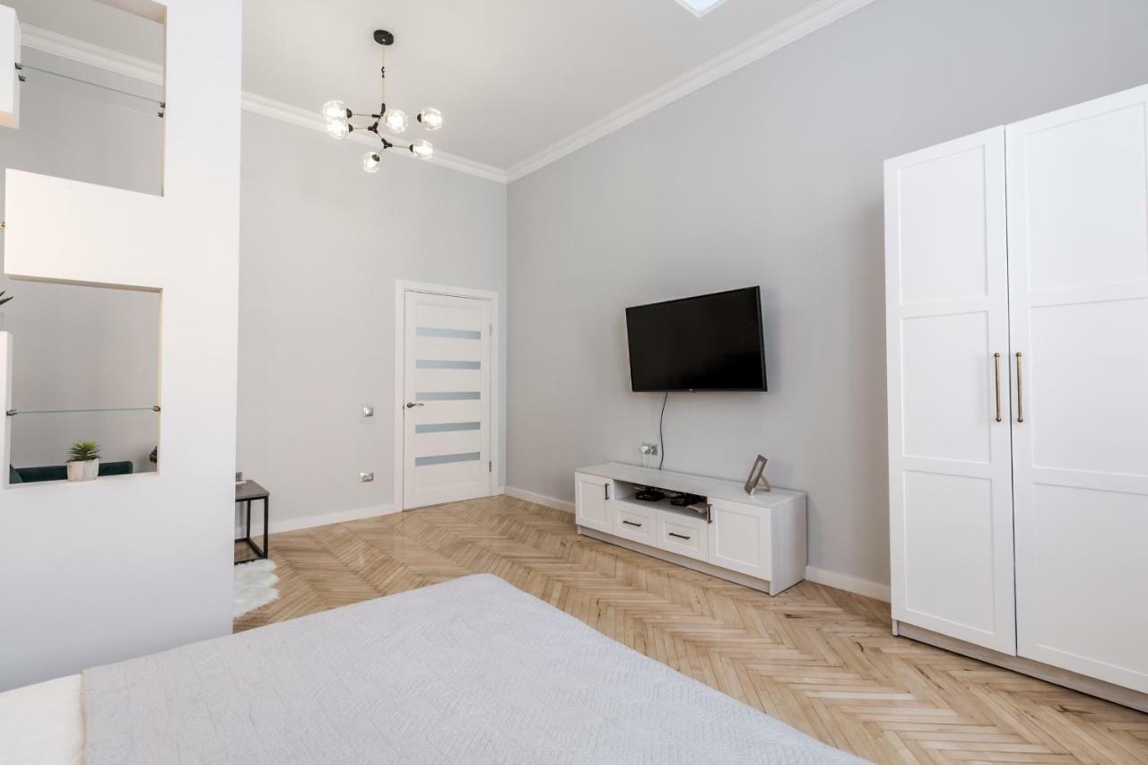 Modern Apartment Lviv Exterior foto