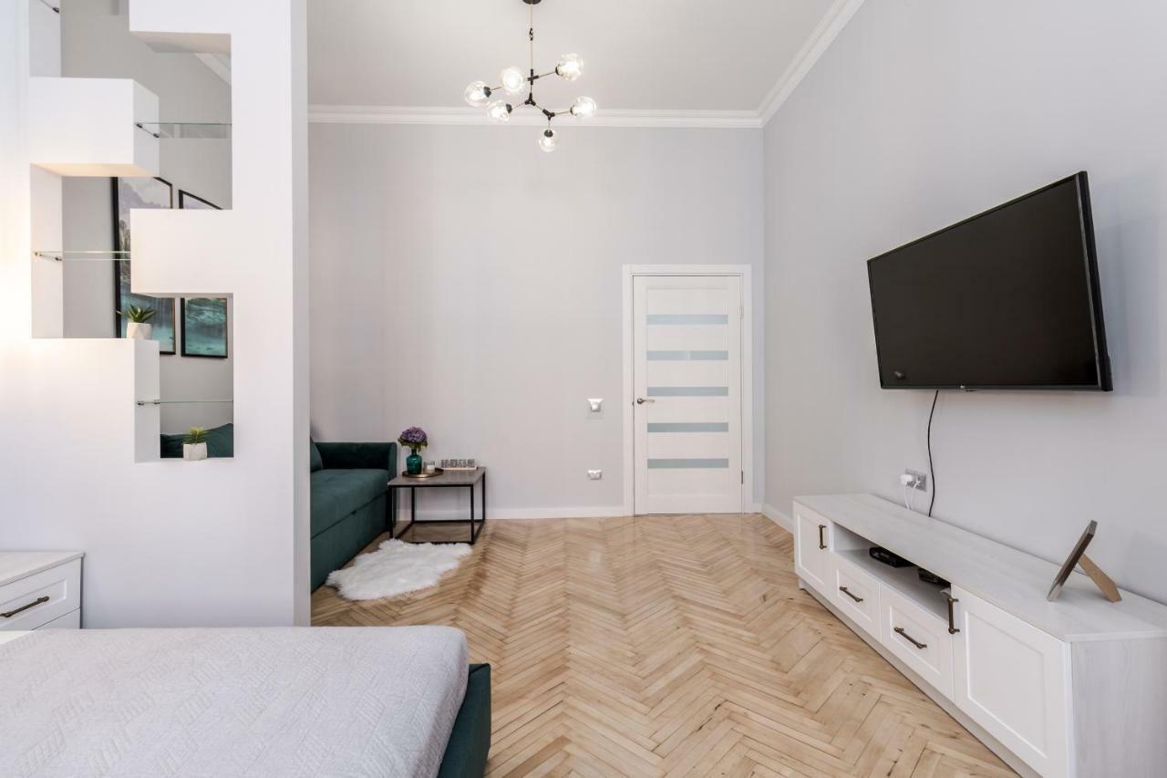Modern Apartment Lviv Exterior foto